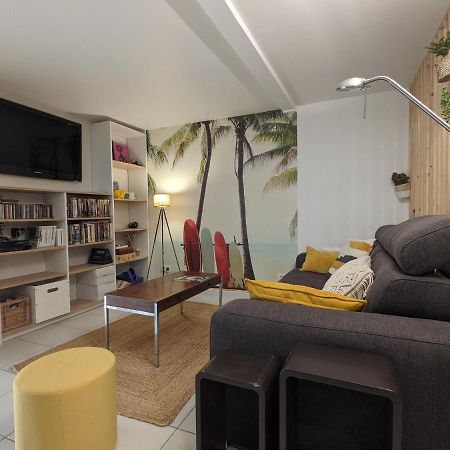 Апартаменты Studio Independant, Acces Piscine Ле-Кастелле Экстерьер фото